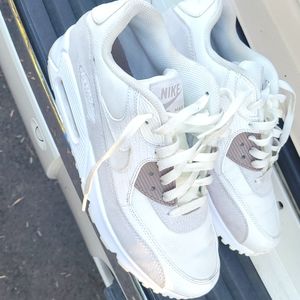 Size 9 Nike airmax 90 snake skin